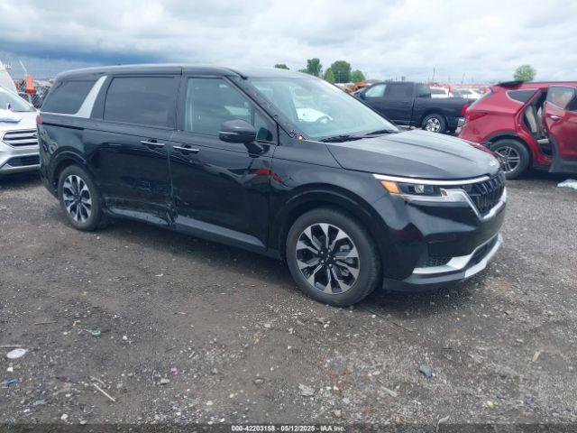  Salvage Kia Carnival