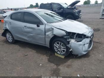  Salvage Toyota Yaris