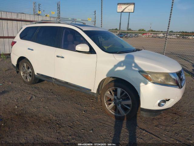  Salvage Nissan Pathfinder