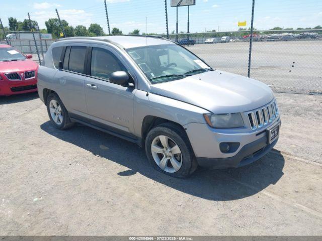  Salvage Jeep Compass
