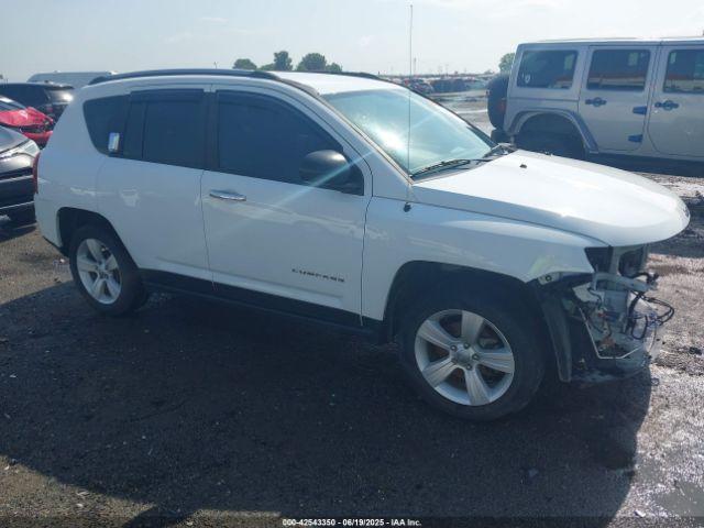  Salvage Jeep Compass