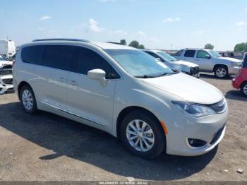  Salvage Chrysler Pacifica