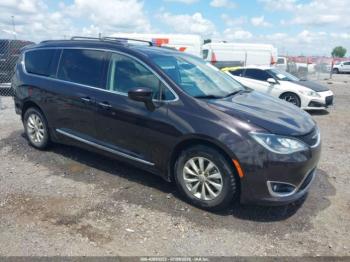  Salvage Chrysler Pacifica