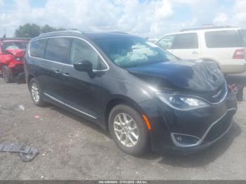  Salvage Chrysler Pacifica