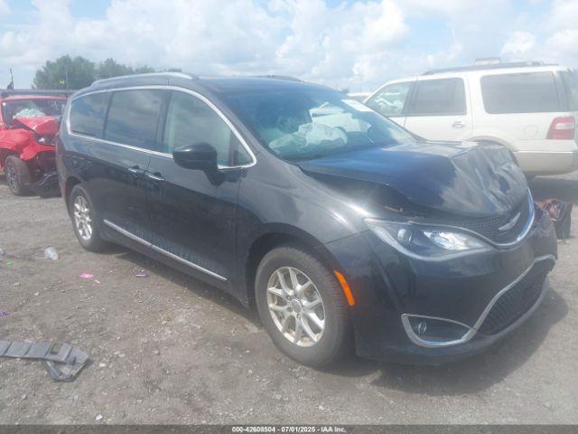  Salvage Chrysler Pacifica