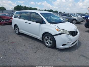  Salvage Toyota Sienna