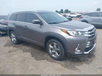  Salvage Toyota Highlander