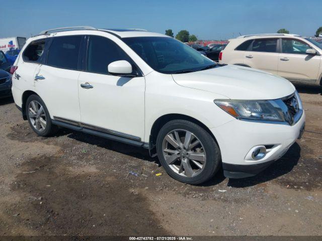  Salvage Nissan Pathfinder