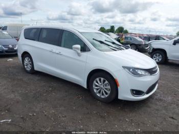  Salvage Chrysler Pacifica