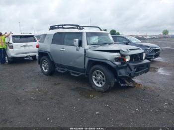  Salvage Toyota FJ Cruiser