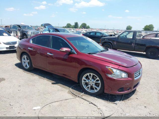  Salvage Nissan Maxima