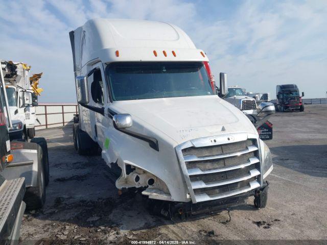  Salvage Freightliner New Cascadia 126