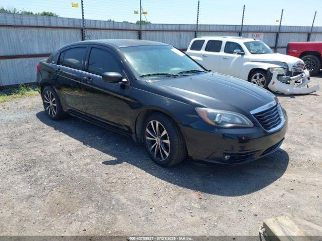  Salvage Chrysler 200