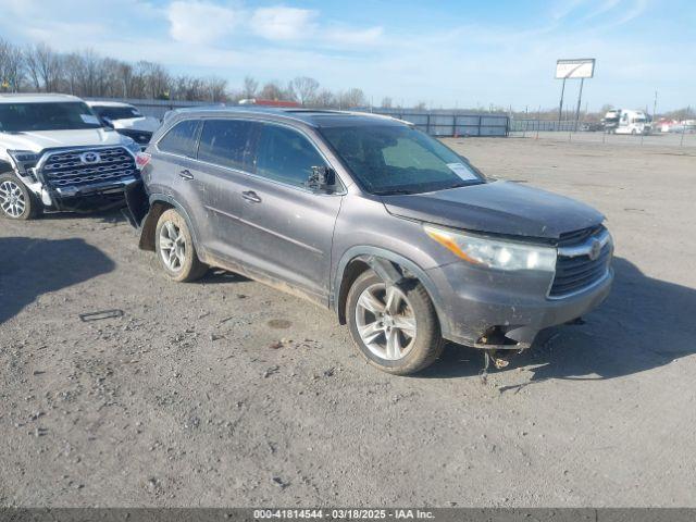  Salvage Toyota Highlander