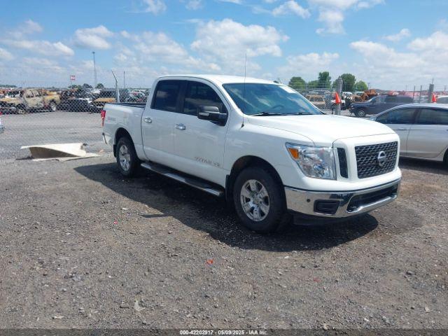  Salvage Nissan Titan