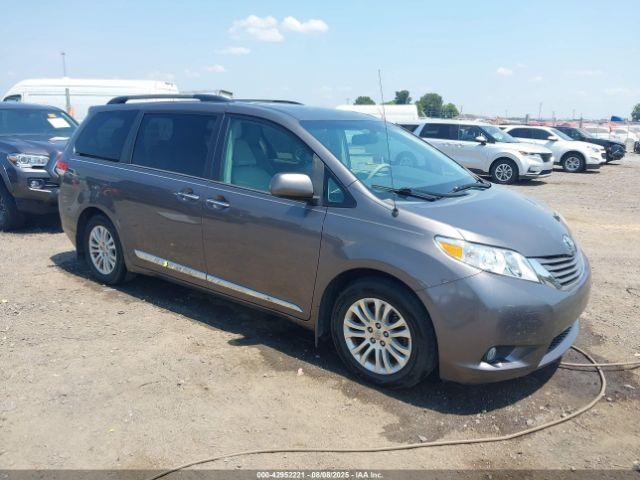  Salvage Toyota Sienna