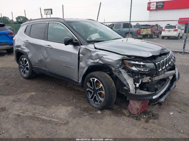  Salvage Jeep Compass