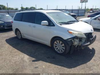  Salvage Toyota Sienna