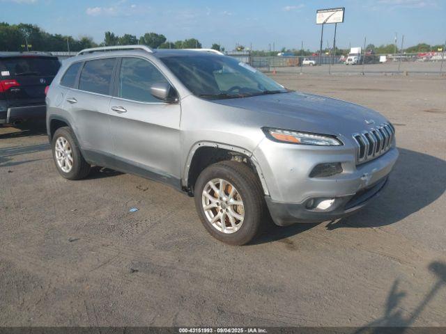  Salvage Jeep Cherokee