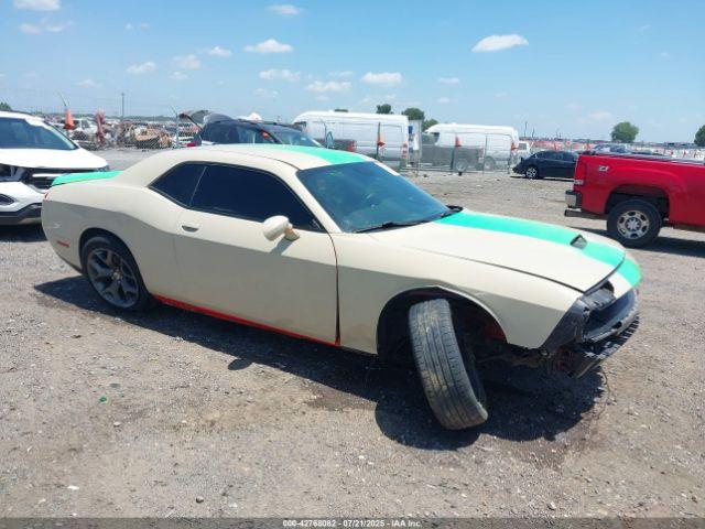  Salvage Dodge Challenger