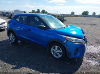  Salvage Nissan Kicks