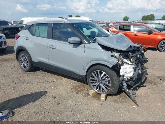  Salvage Nissan Kicks