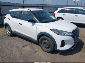  Salvage Nissan Kicks
