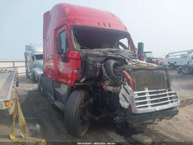  Salvage Freightliner Cascadia 125