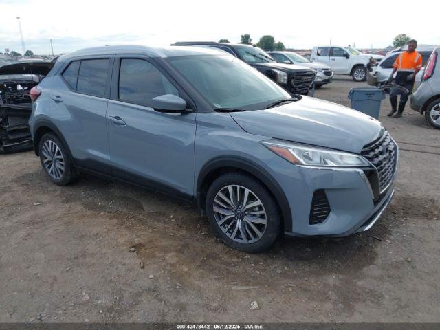  Salvage Nissan Kicks