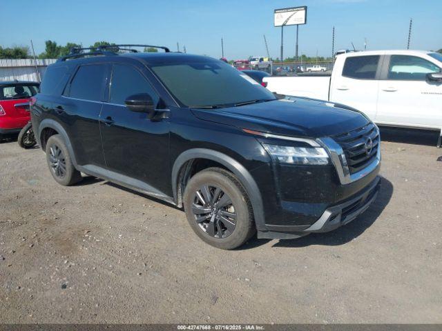  Salvage Nissan Pathfinder