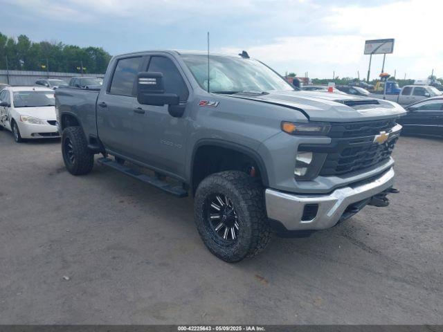 Salvage Chevrolet Silverado 2500