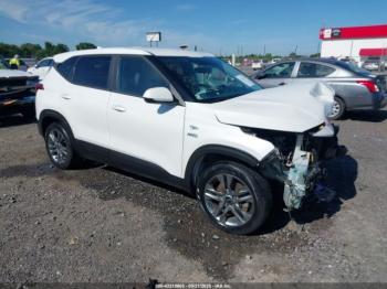  Salvage Kia Seltos