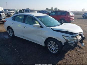  Salvage Nissan Altima