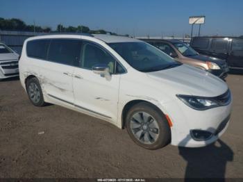  Salvage Chrysler Pacifica