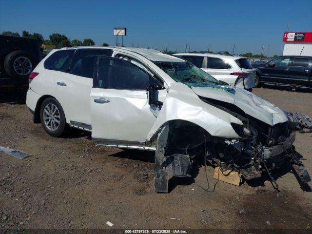  Salvage Nissan Pathfinder
