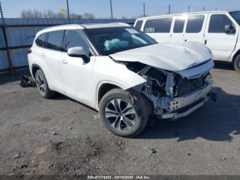  Salvage Toyota Highlander