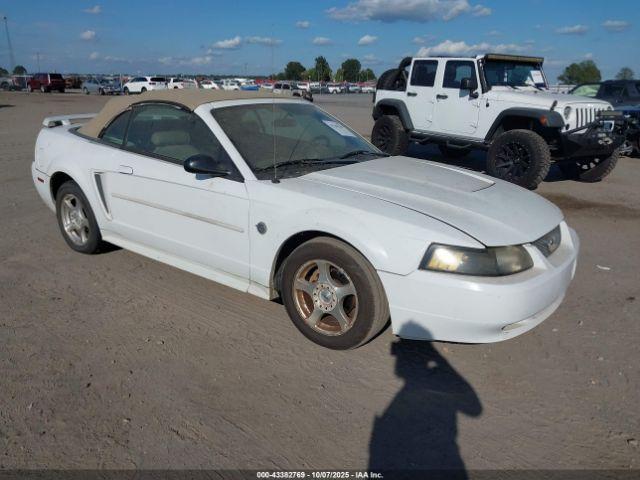  Salvage Ford Mustang