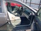 Toyota Camry Le Image 6