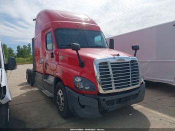  Salvage Freightliner Cascadia 125