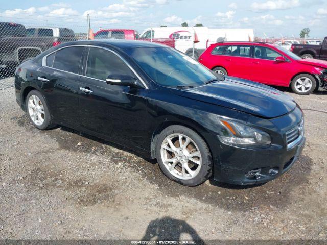  Salvage Nissan Maxima