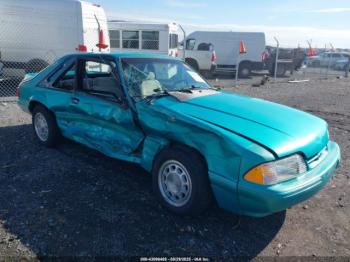  Salvage Ford Mustang