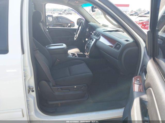 GMC Yukon Sle Image 7