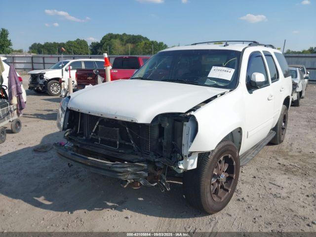 GMC Yukon Sle Image 3