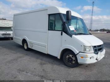  Salvage Isuzu Commercial Van
