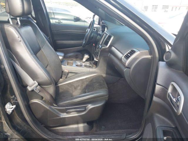 Jeep Grand Cherokee Altitude 4x4 Image 2