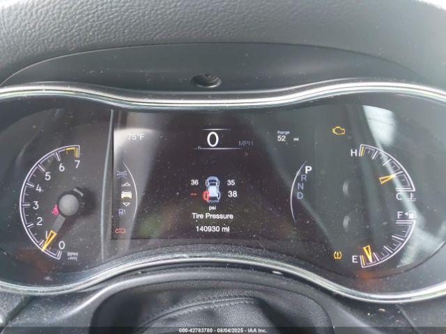 Jeep Grand Cherokee Altitude 4x4 Image 4