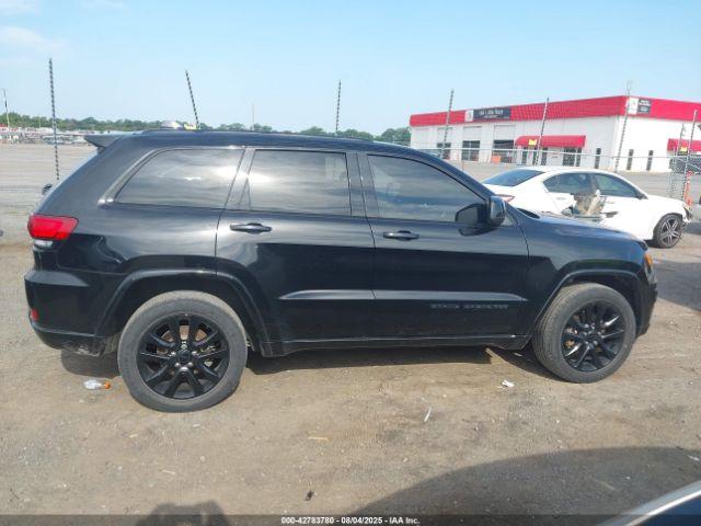 Jeep Grand Cherokee Altitude 4x4 Image 9
