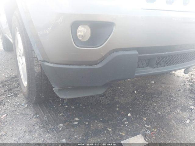 Jeep Grand Cherokee Laredo Image 8