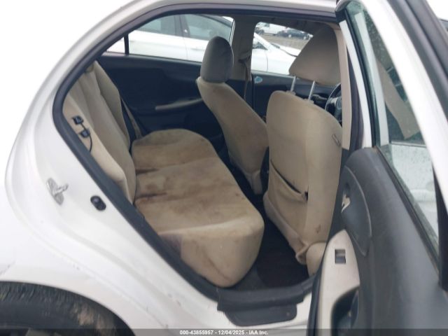 Toyota Corolla Le Image 9