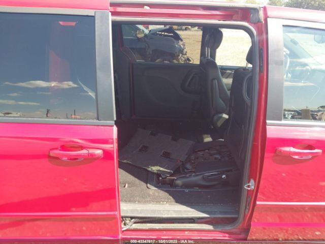 Dodge Grand Caravan Sxt 30th Anniversary Image 4